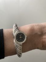 Montre bracelet fantaisie argentée, parfait accessoire!