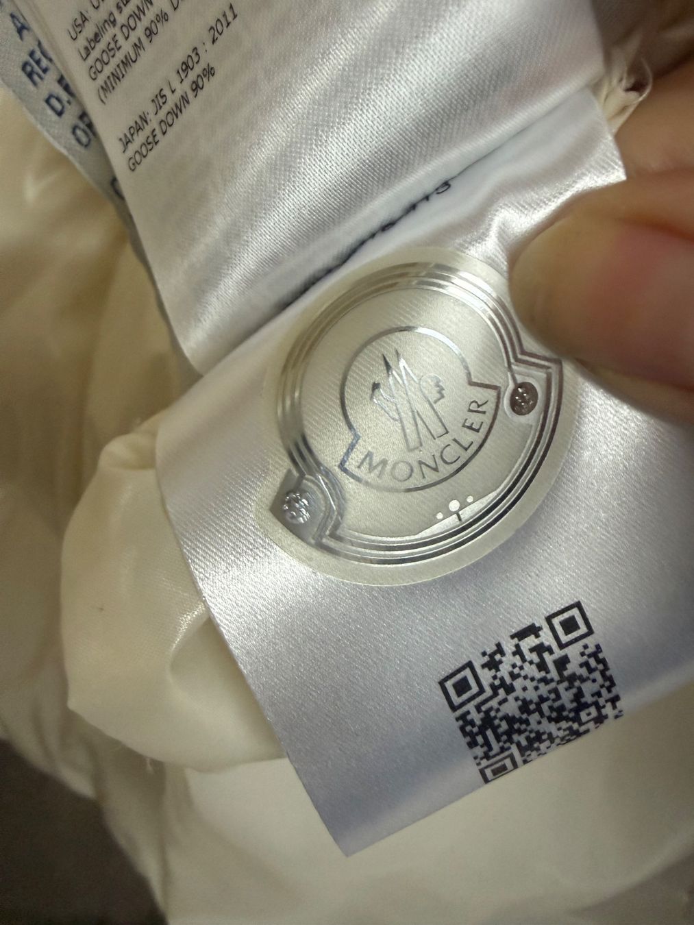 Moncler Giacche: Moncler Daunenjacke perlweiss – Usato da Lutzenberg venduto da Schatzkiste88 4