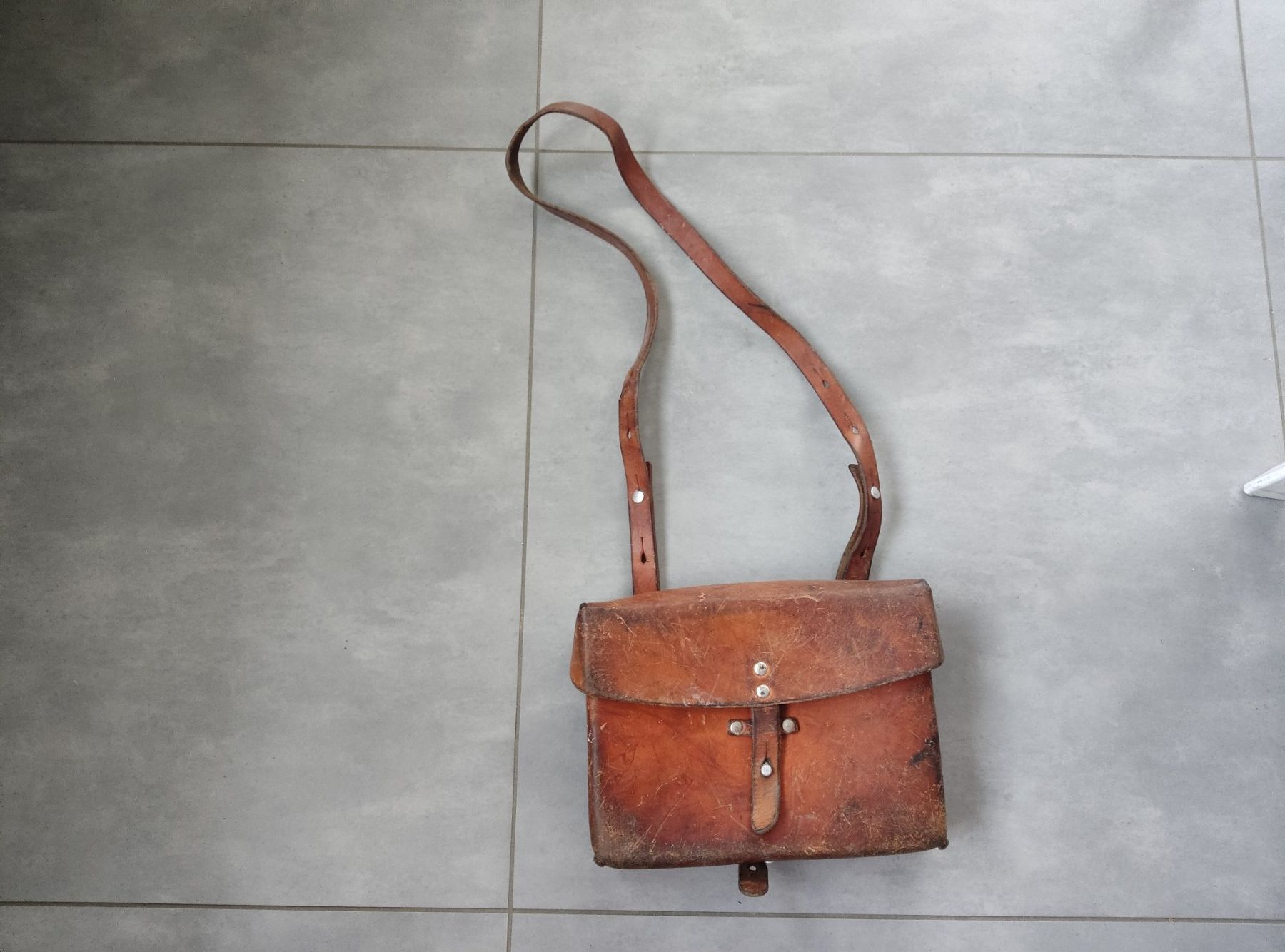 Schweizer Armee Taschen: Ancienne sacoche en cuir – Gebraucht aus Vicques von prairie0809