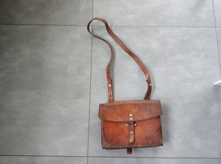Ancienne sacoche en cuir