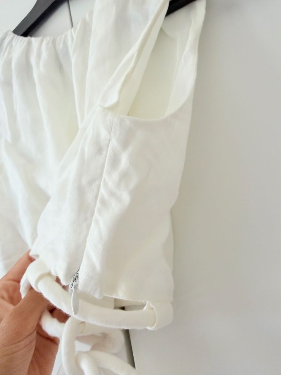 Top: SIR white linen Crop Top XS  – Nuovo (secondo la descrizione) da Genève venduto da kam_m6mq 1