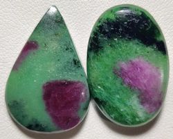 Cabochon Set L-6990 – Rubin Zoisit 23x16x6 & 25x17x4 mm 35 K