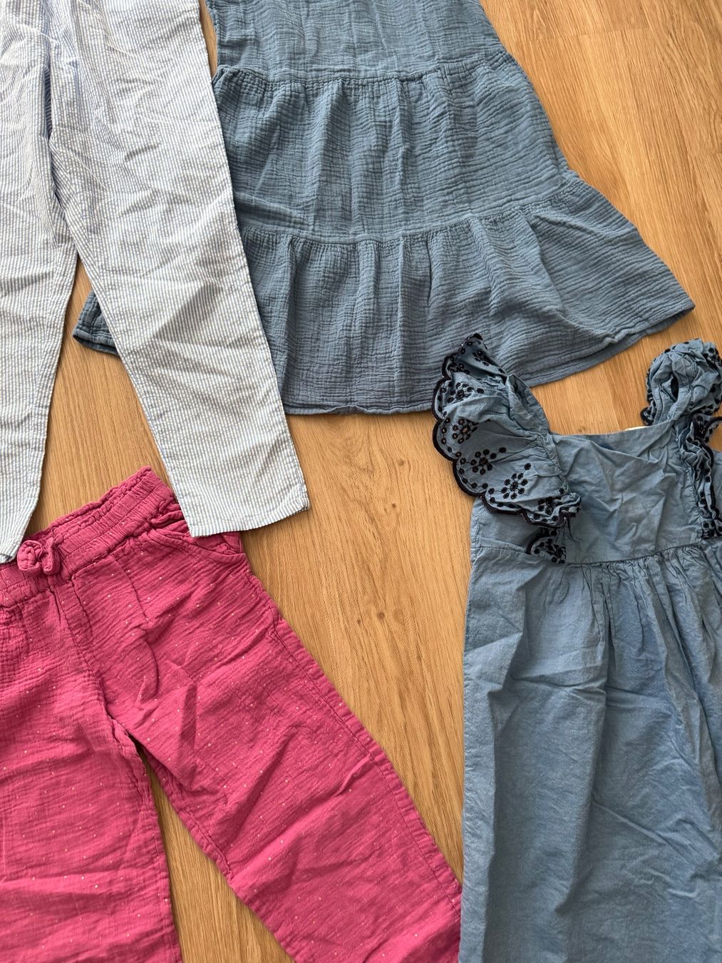 H&M Lotti & Set di vestiti: Sommerkleiderset Gr134/140 – Usato da Sarnen venduto da Pinoccio6 2