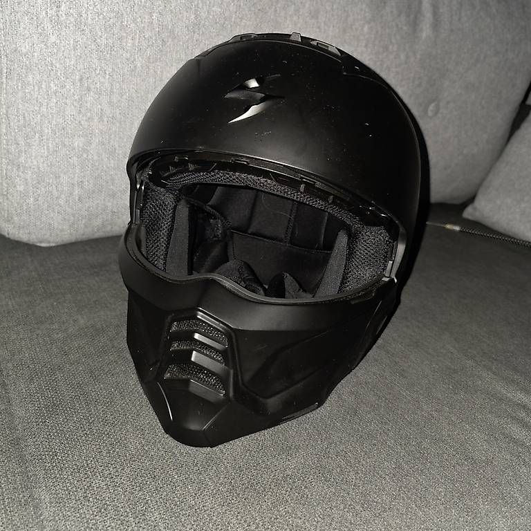 Helme & Visiere: Motorrad Helm S / Scorpion EXO-Combat – Gebraucht aus Arbon von ney_jjh9 2