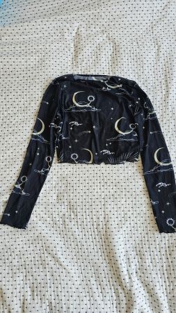 Haut court en résille à lune et nuages, taille S