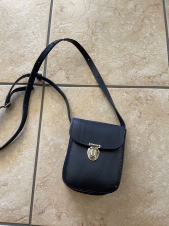 Tasche Leder darmblau kleine Grösse guter Zustand