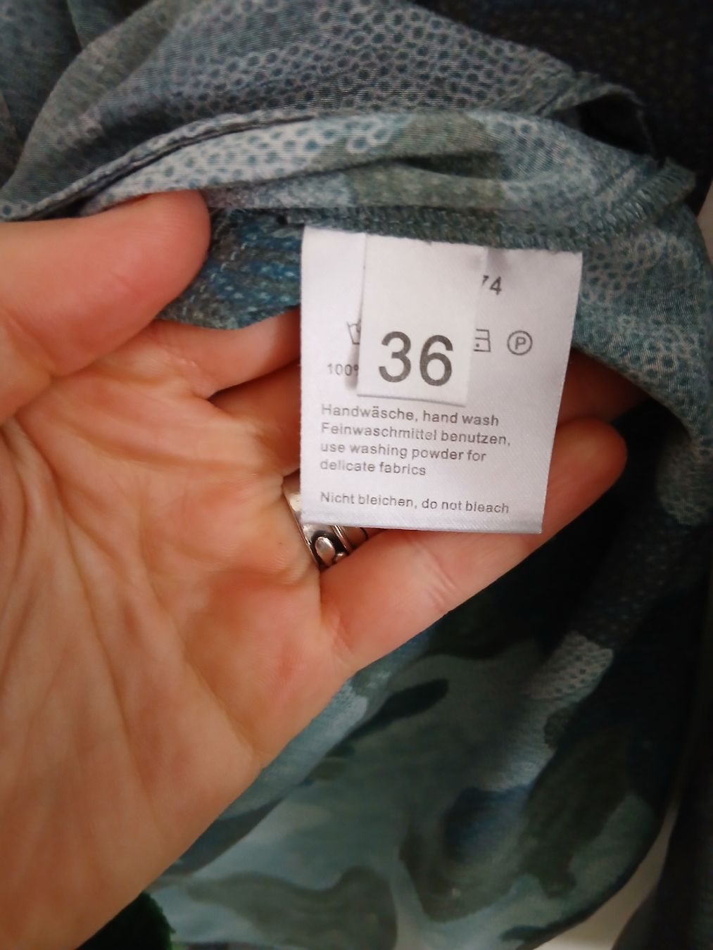 Camicette: IVI silk blouse army pattern size S – Nuovo (secondo la descrizione) da Wil SG venduto da tre_g2l7 4