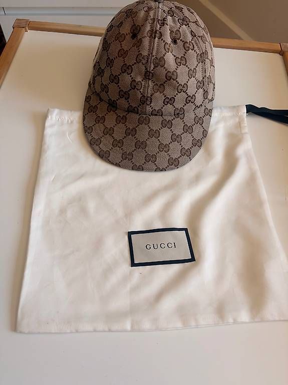 Gucci Chapeaux, bonnets & casquettes: Casquette Gucci – D'occasion à Fribourg par gue_7vsk