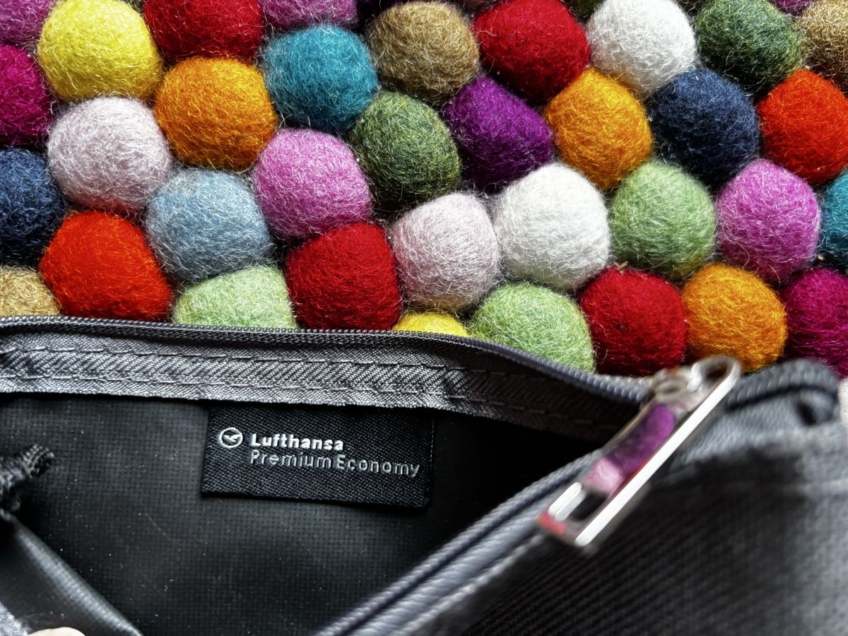Custodie per cosmetici: Lufthansa Cerruti 1881 Kosmetiktasche – Nuovo (secondo la descrizione) da Zürich venduto da kat_y2g8 1