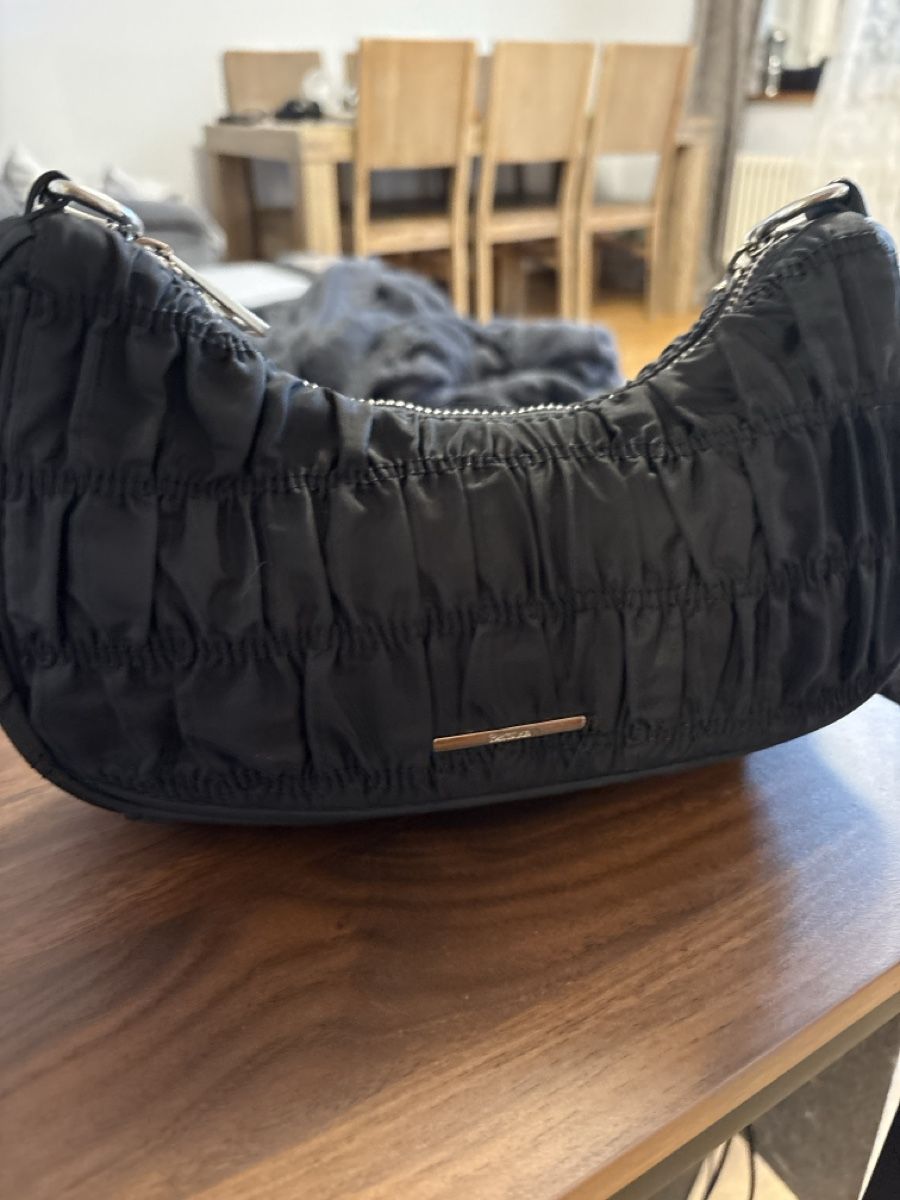 Sacs femmes: Berska Tasche – D'occasion à Zürich par fcold