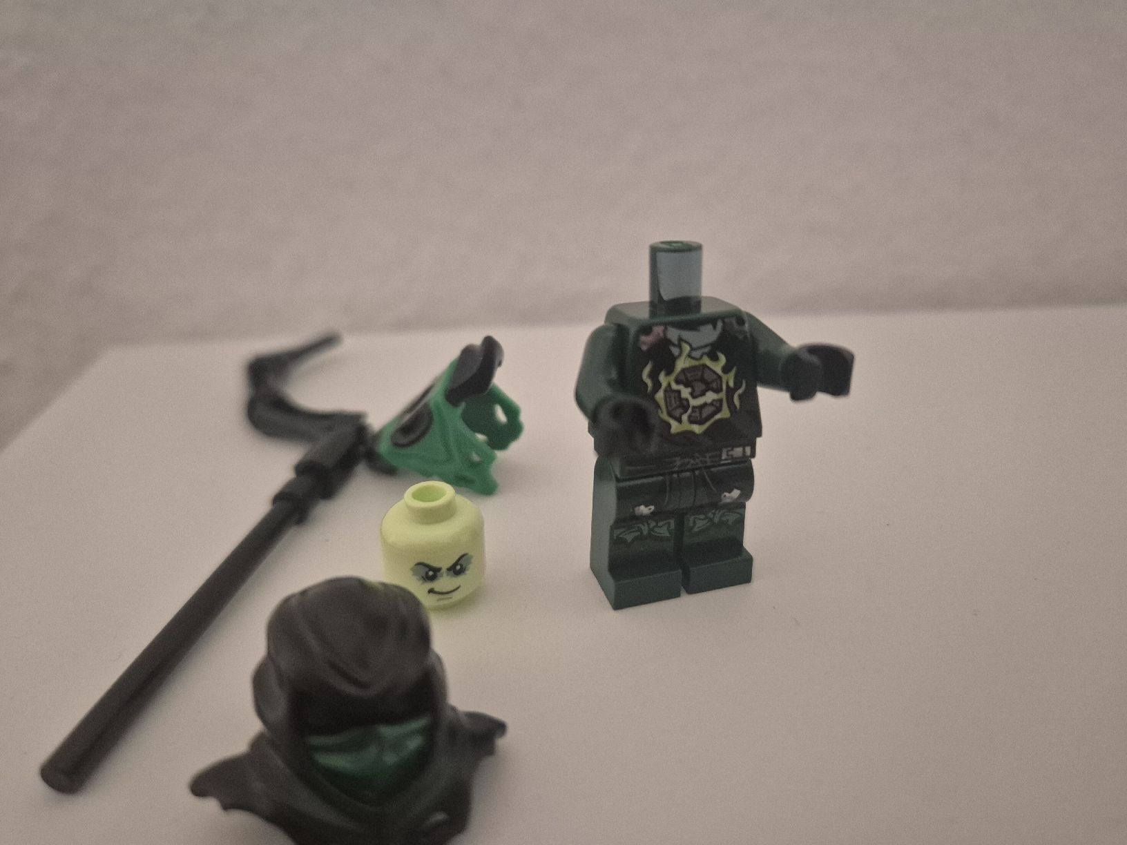 Lego Statuette: Lego Ninjago Possessed Lloyd Neu! – Nuovo (secondo la descrizione) da Neuenhof venduto da Alex5432. 2