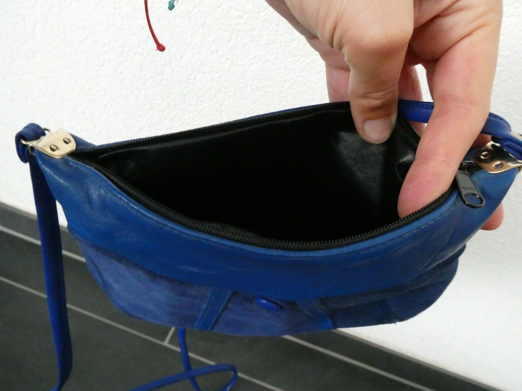 Borse da donna: Kleine Handtasche, Leder blau – Usato da Zürich venduto da Jo-Ma 2