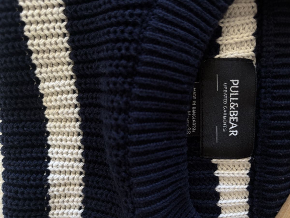 Pullover & Sweatshirts: pull rayé bleu et blanc taille M bon état – Gebraucht aus Hauterive NE von Bv.vdvm 1