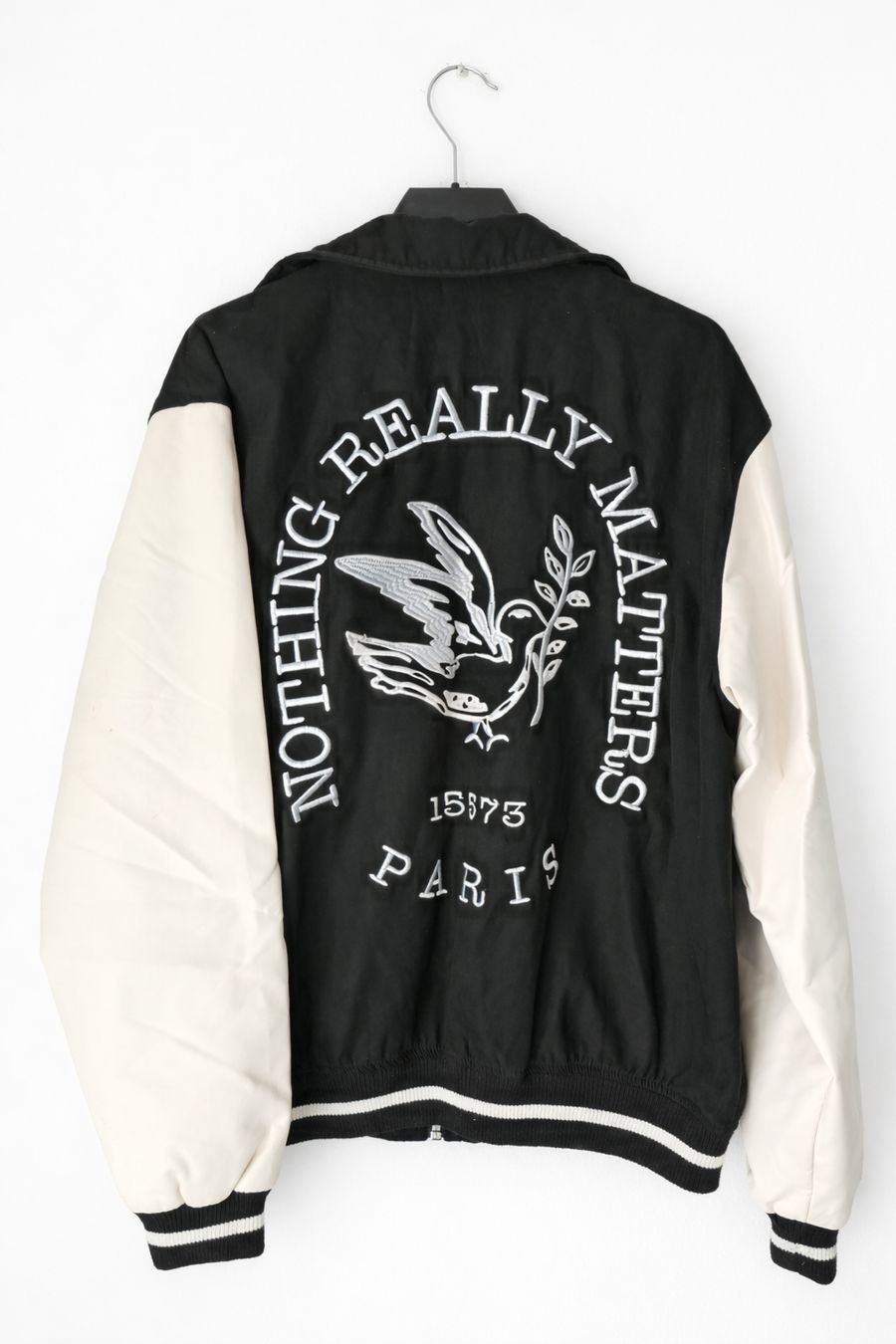 Pull&Bear Vestes: Veste bomber Pull&Bear Paris - Style universitaire taille L – D'occasion à Genève par MariaS2 1