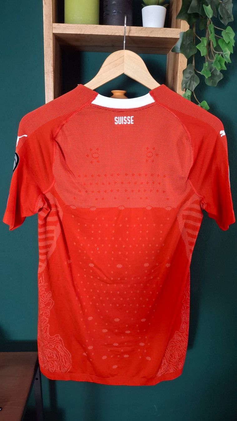 Schweizer Nati Canottiere & Pantaloni: Switzerland maillot world cup 2018 player version puma – Usato da Yverdon-les-Bains venduto da flo_8fgr 2