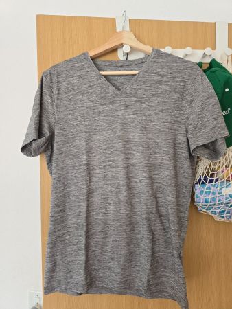 V-Neck T-Shirt M grau