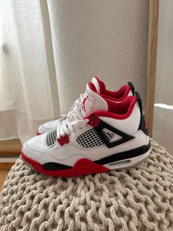 chicago 4s jordans