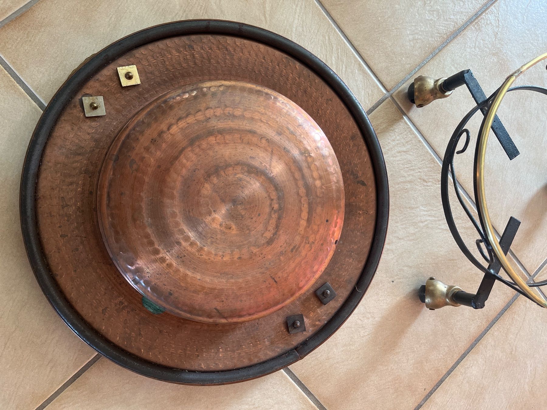 Radiatori: Chaufferette en cuivre avec support à roulette – Usato da Vernayaz venduto da Darkfrost 2