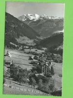 Dorf & Kappelle Kiental mit Blümlisalpgruppe