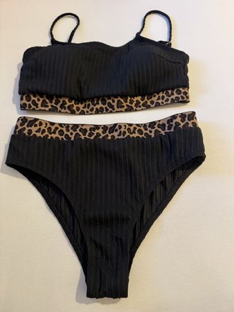 Schwarzer Bikini mit Leoprint, Grösse M, wie neu!