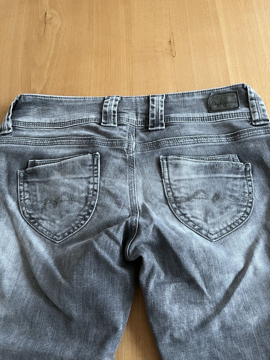 Jeans: Damen Jeans – Gebraucht aus Kirchberg SG von MB409_4x4 2