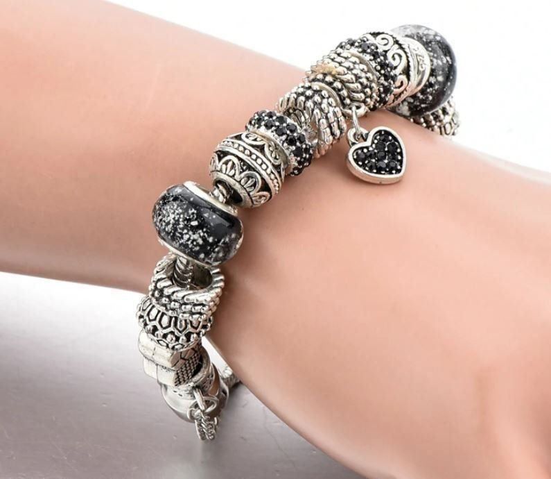 Bracciali & Braccialetti: Charms Armband,  mit Herzen usw – Nuovo e nell'imballaggio originale da Courlevon venduto da HotSaleandPrice