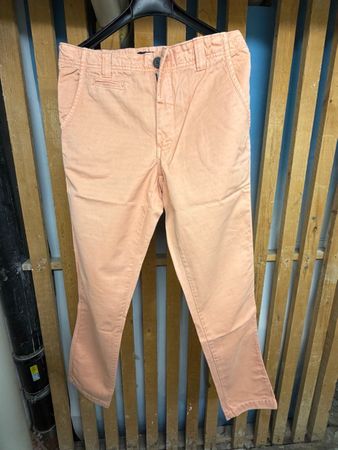 Jeans pull and bear homme couleur saumon 40