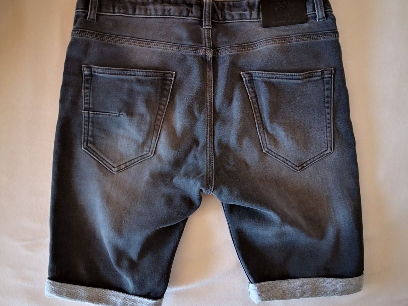 Yes Or No Jeans: Short en jeans M noir YES OR NO – Gebraucht aus Engollon von Winters91 1