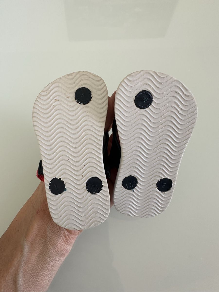 Schuhe für Jungen: Baby Sandals, Flip flops Size 19/20 – Gebraucht aus Kloten von gab_jl5l 1