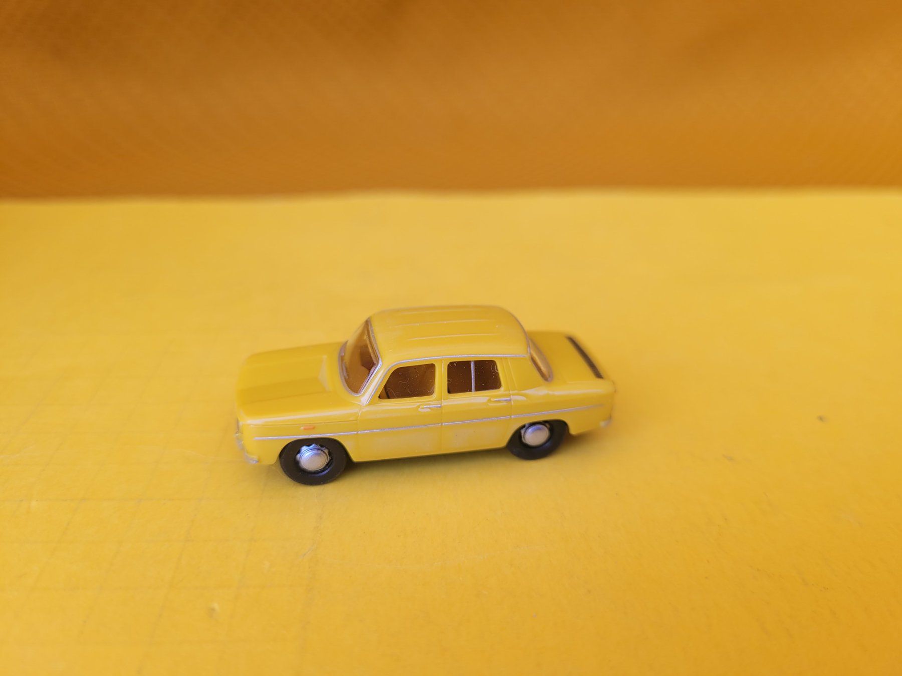Renault Modellautos: Renault 8 Herpa Magic 1:87 – Gebraucht aus Domdidier von Bimbo57 2