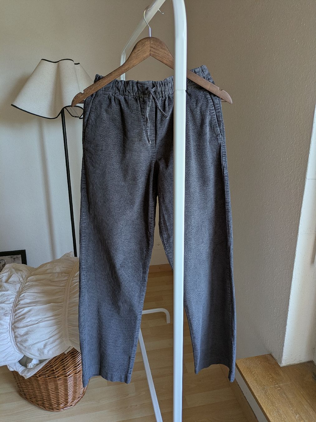 Armedangels Pantaloni: Armedangels Biobaumwolle Cordhose – Usato da Trüllikon venduto da NAURELIJ 1