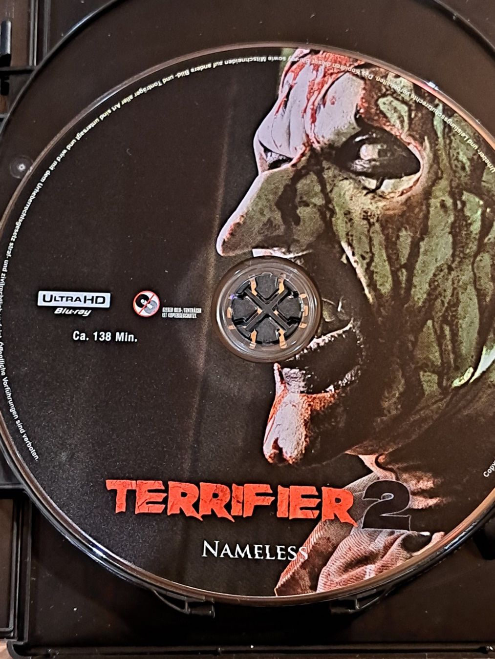 Tutti i DVDs: 4K Ultra HD TERRIFIER 1 und 2, Boxset mit 3 Discs – Nuovo (secondo la descrizione) da Unterseen venduto da Kanica 7