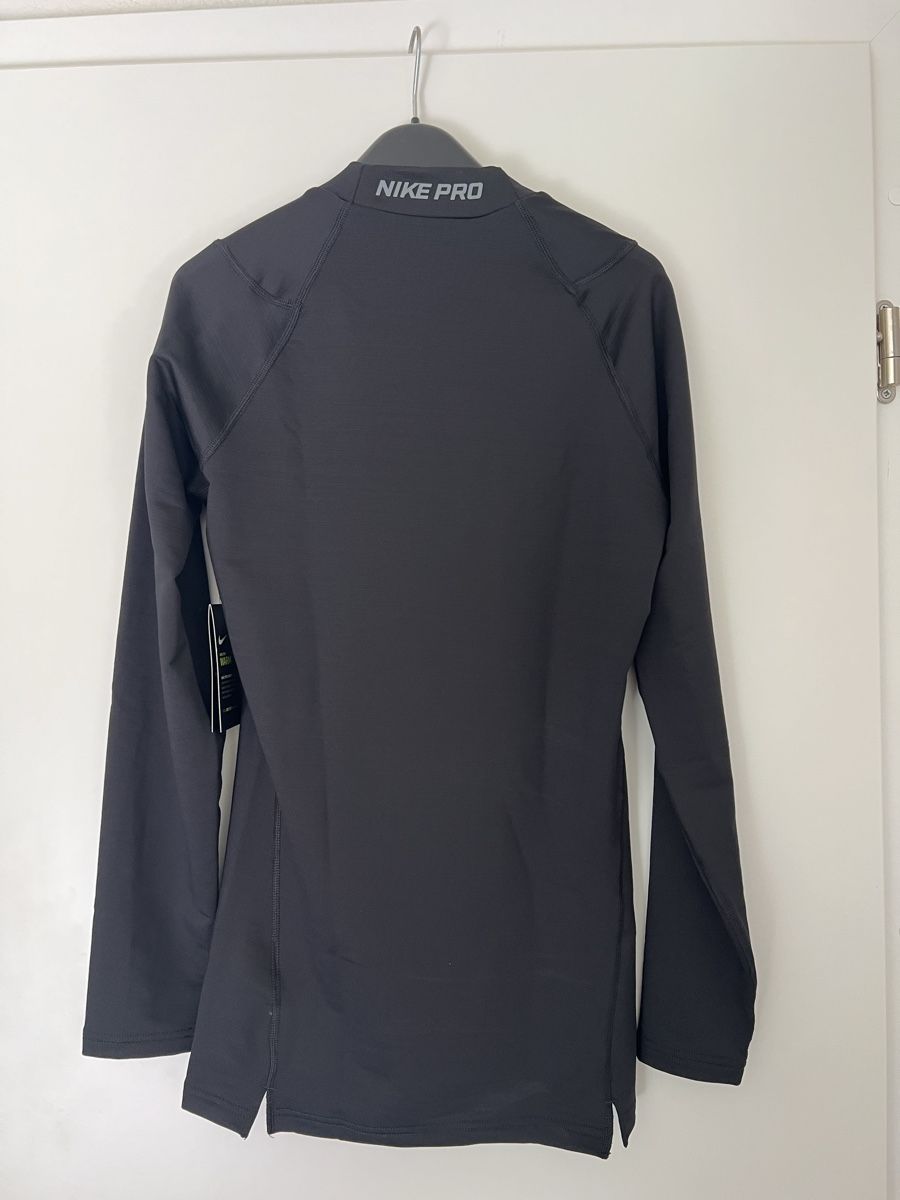 Nike T-shirt: Nike Pro Warm Shirt Grösse M Compression DRI-FIT – Nuovo e nell'imballaggio originale da Zürich venduto da rigani 2