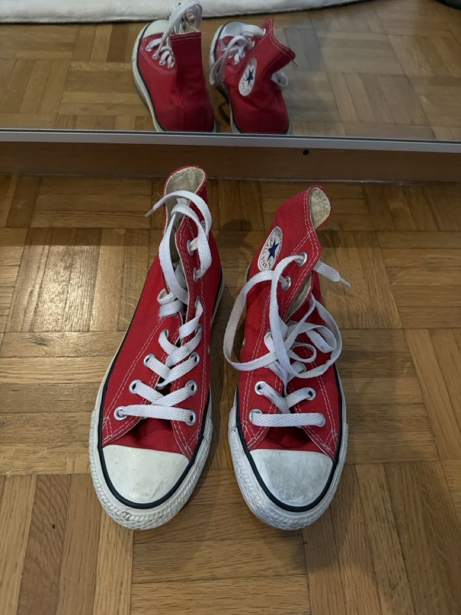 Chaussures femmes: Baskets Converse All Star rouges taille 35 – D'occasion à Carouge GE par tzmkhl