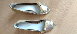 Navyboot Sandalen in beige und roségold, Schuhgrösse 36
