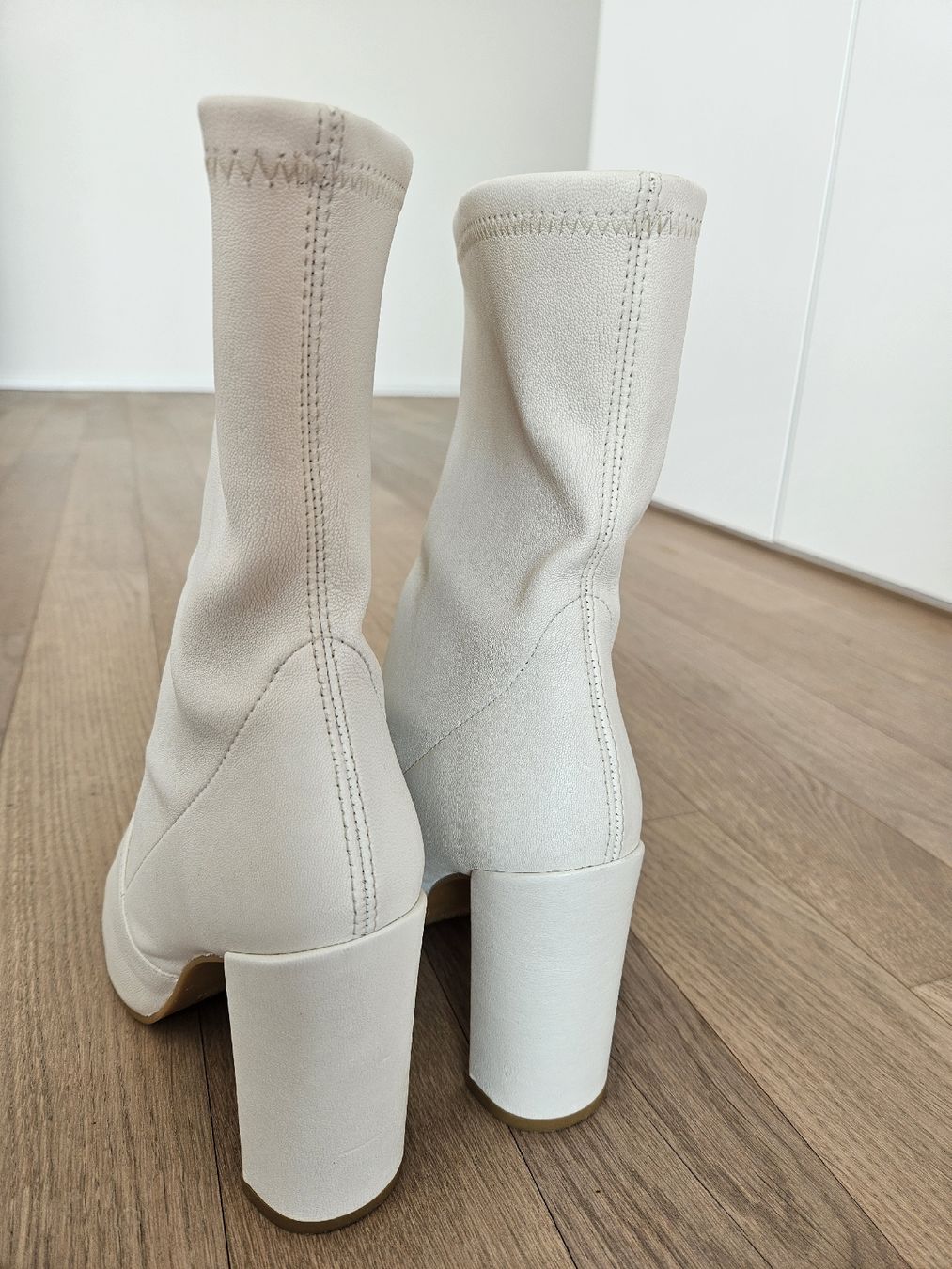 Stuart Weitzman Scarpe da donna: Wunderschöne Stiefeletten Stuart Weitzman Gr 38 – Nuovo (secondo la descrizione) da Regensdorf venduto da bus_dn2t 2