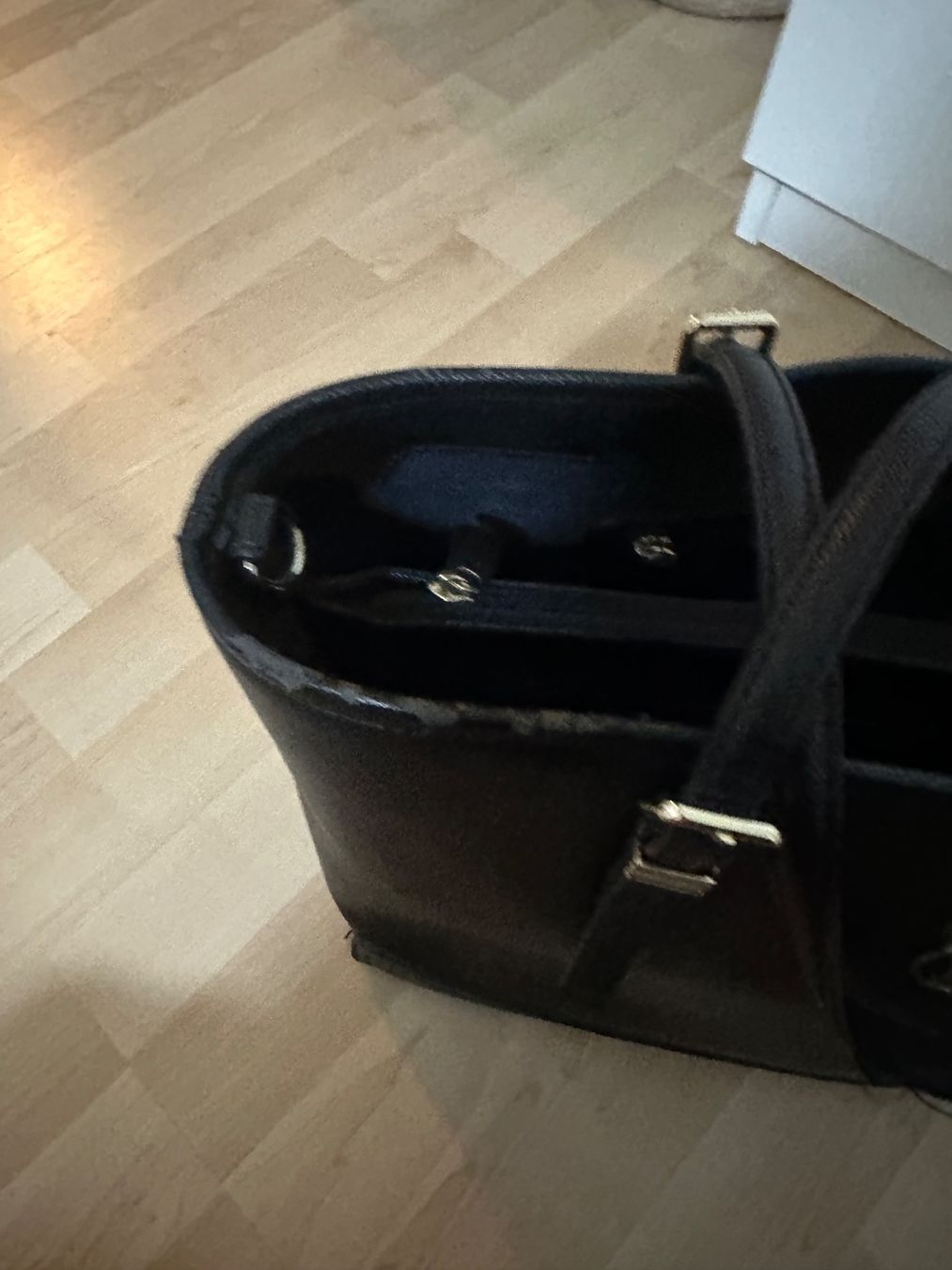 Tommy Hilfiger Taschen für Damen: Tommy Hilfiger Tasche – Gebraucht aus Basel von ronjalg 1