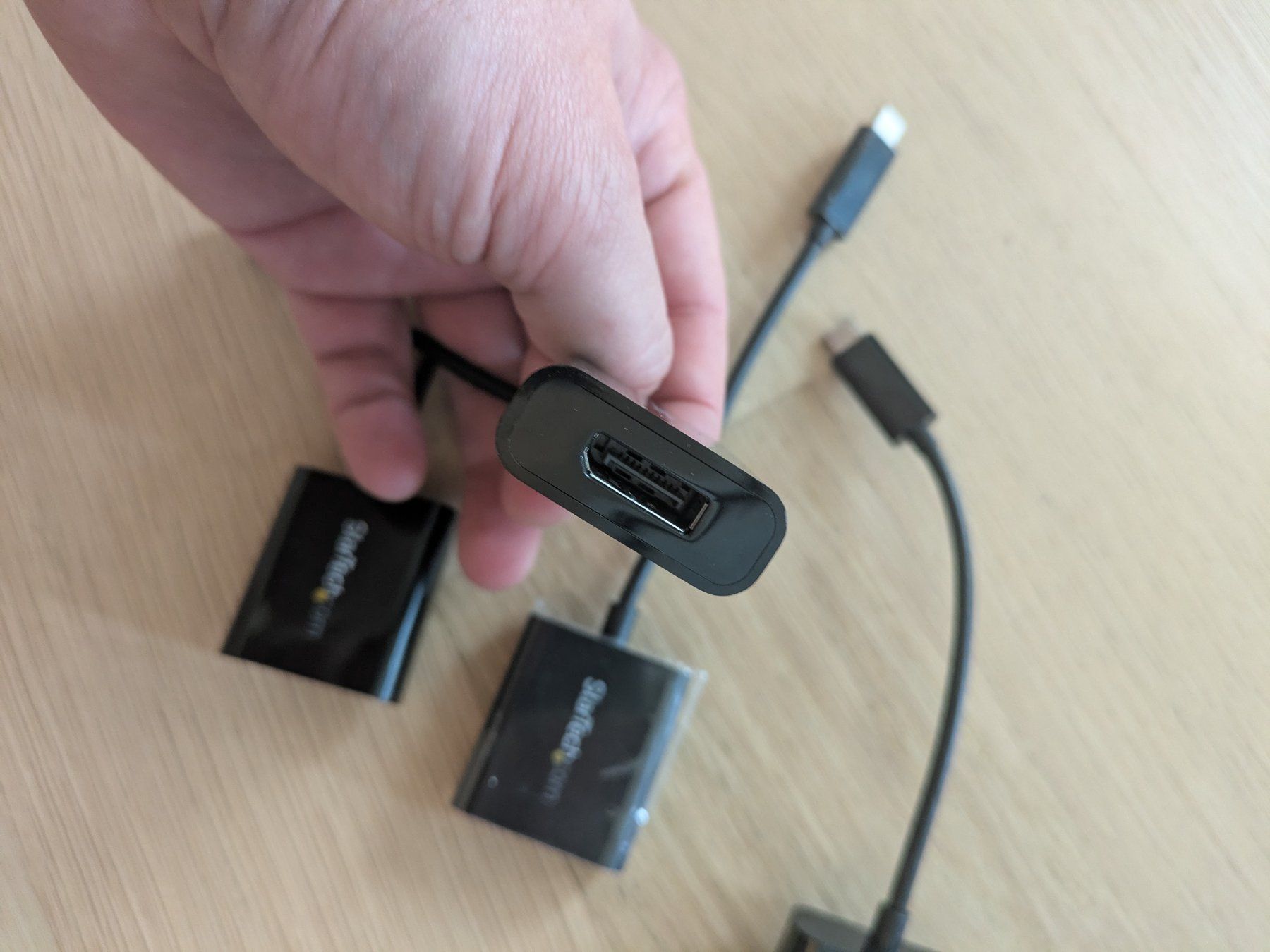Lecteurs & Adaptateurs: StarTech.com Adapter USB Typ-C auf DisplayPort 4K 60Hz – Neuf (Voir description) à Zürich par s--h 1