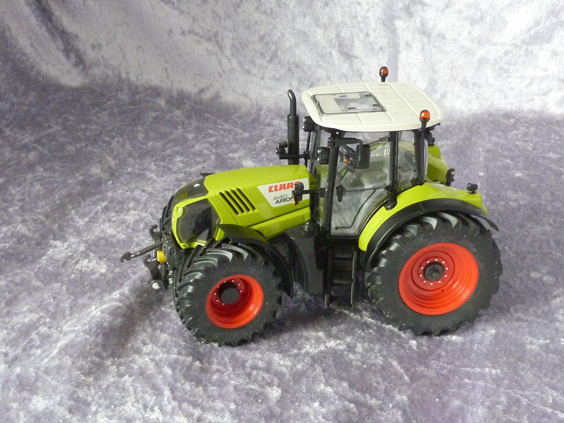 Wiking Kit di modellismo & Modellini statici: Claas Arion 640  1:32 – Nuovo (secondo la descrizione) da Dürrenäsch venduto da modellautos4you 2