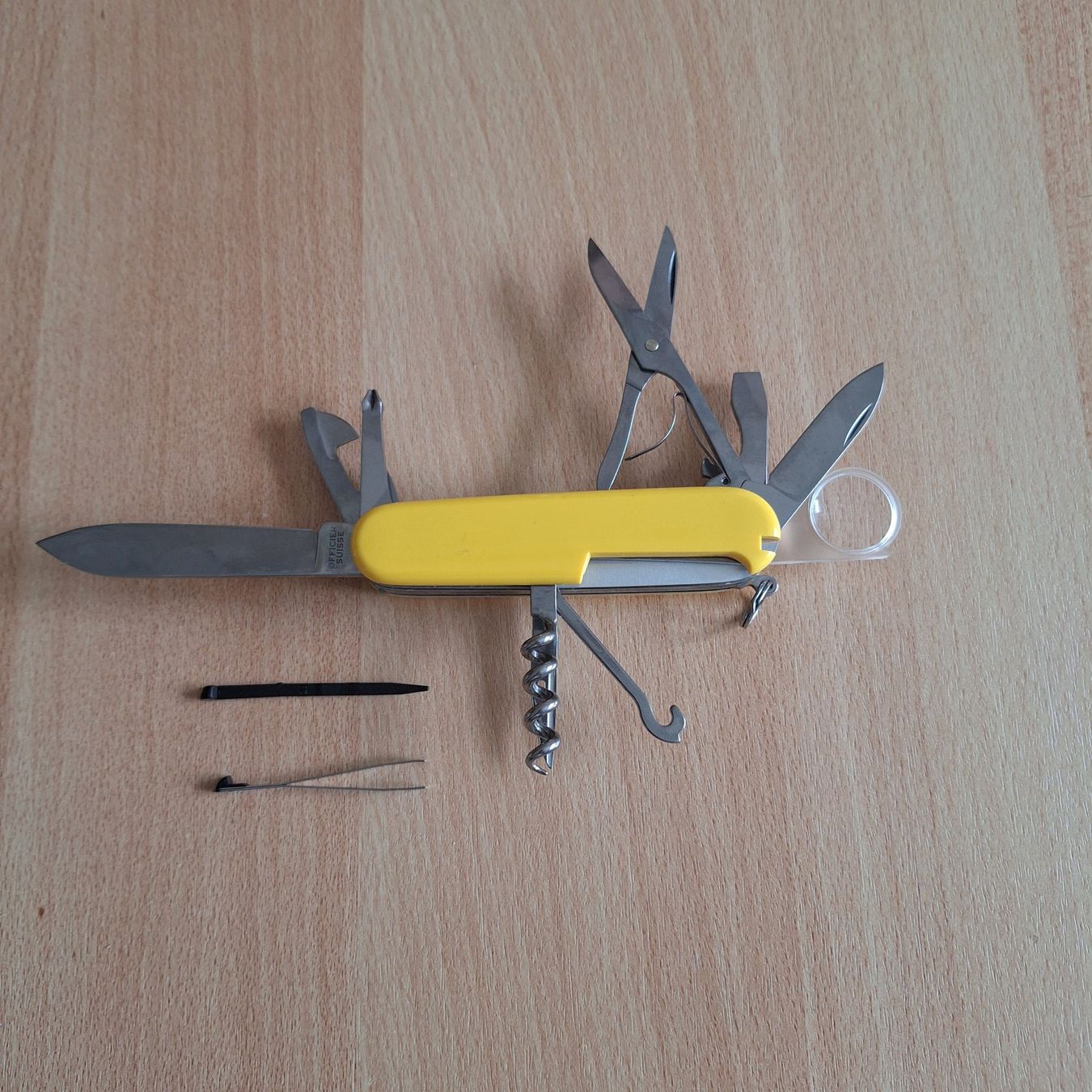 Victorinox Taschenmesser: Victorinox Explorer gelb, neu – Neu und originalverpackt aus Bülach von blackhawk21 1