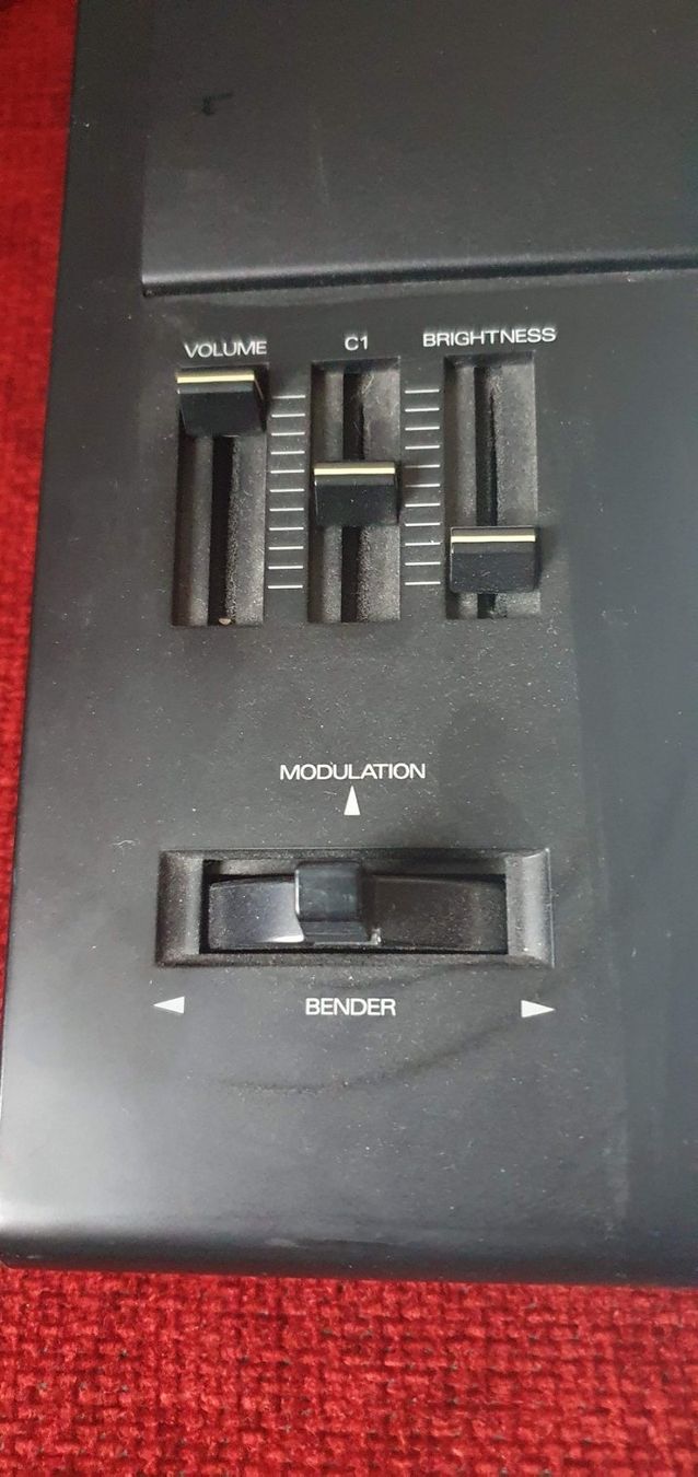 Roland Musikinstrumente: Roland D70 – Defekt aus Ecublens VD von  7