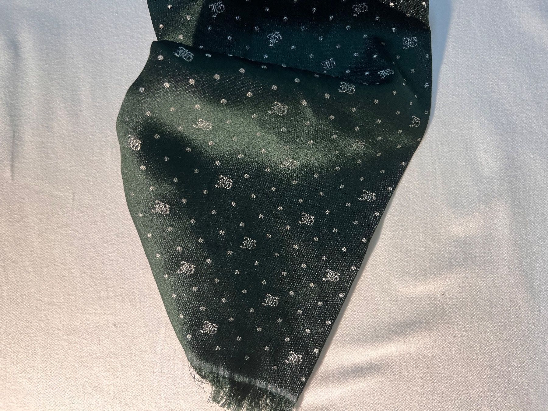 Foulard & Sciarpe: Echarpe en soie verte - John Galliano – Usato da Pully venduto da Artemisya 5