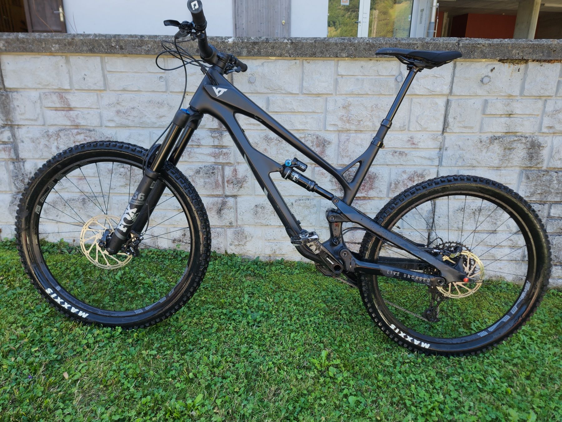 YT Biciclette: MTB YT JEFFSY Comp All Mountain – Usato da Thalwil venduto da Leon_Nacht