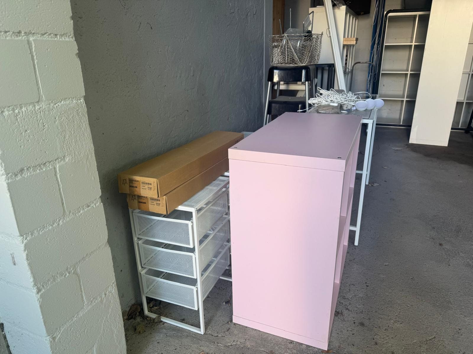 Ikea Étagères: Ikea Kallax 2x2 Rosa – D'occasion à Utzenstorf par M.Kaesermann 1