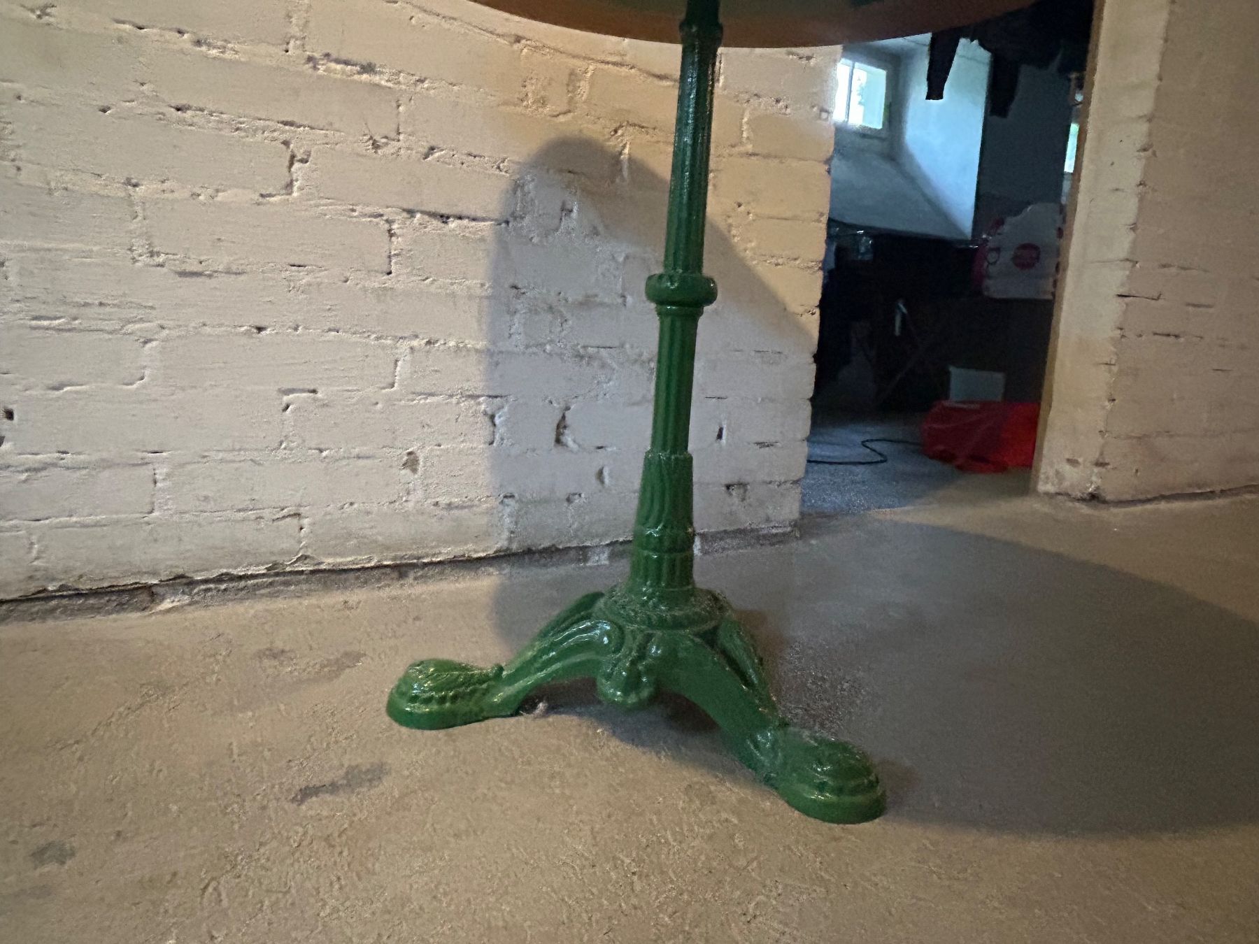 Tables: Wunderschöner Bistrotisch 70cm Durchmesser – D'occasion à Rorschacherberg par Svebe 3