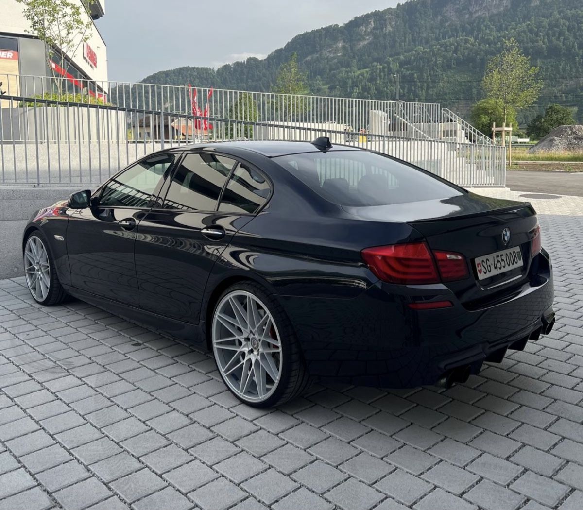 BMW Automobili: BMW 550i xDrive – Difettoso da Flums venduto da sshhuubbii 2