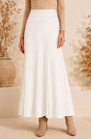 Schöner langer Faltenrock in off-white/beige