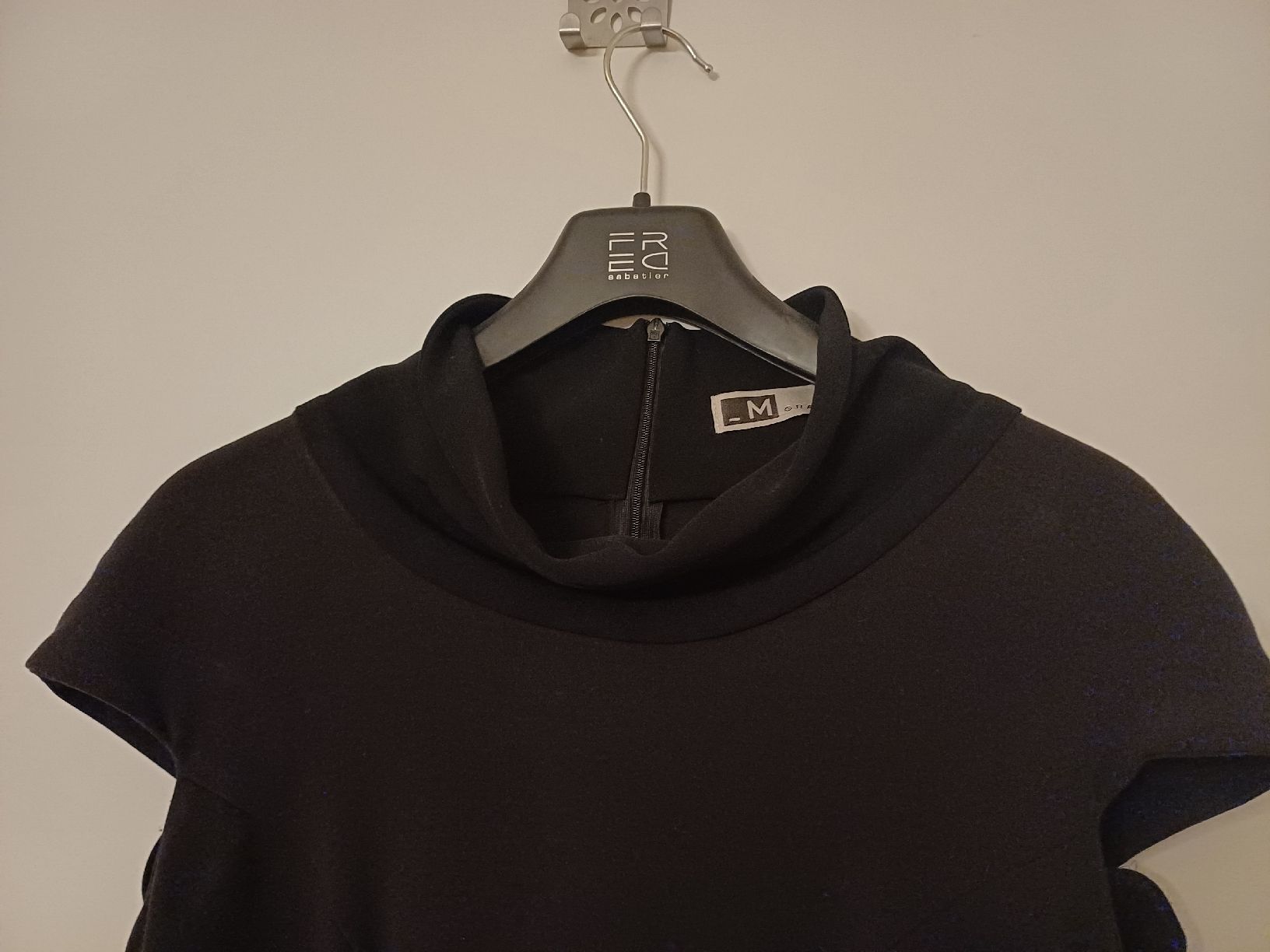 Vestiti: Robe, M Gray, 44(it) – Usato da Boudry venduto da JulieG13 2