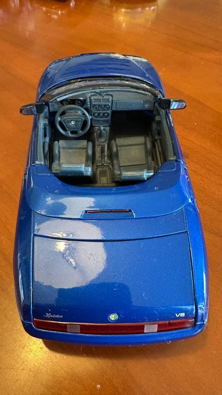 Alfa Romeo Modellini d'auto: Alfa Romeo Spider V6 Modellauto blau – Usato da Beringen venduto da Mantafisch1 2