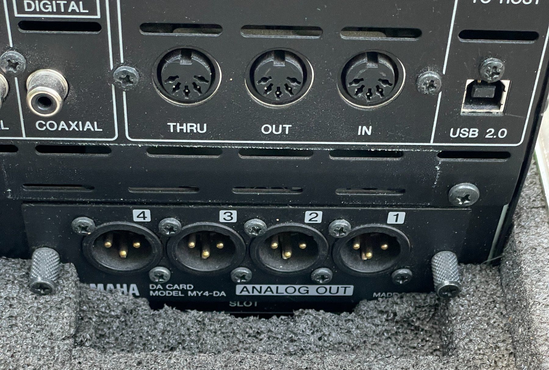 Console di mixaggio: Yahama 01v-96i +MY4-DA + flight case – Usato da Grimisuat venduto da alainroche 1